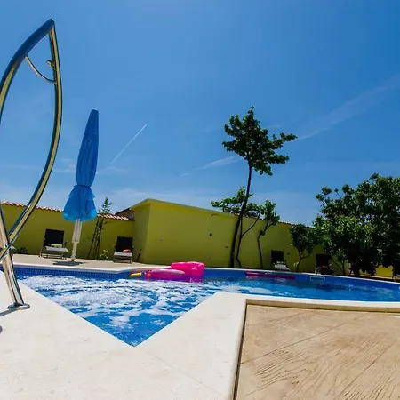 Apartament Petra *