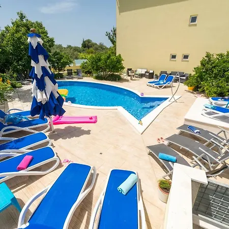 Petra Апартаменты Трогир