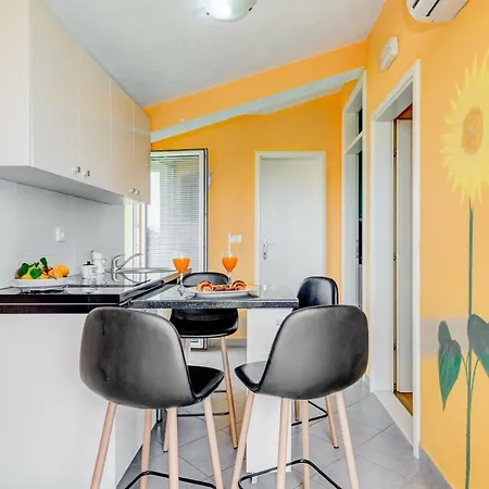 Petra Apartment *